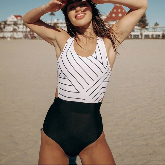 Albion‎ The Geo One-Piece Swimsuit Black and White Striped Ladies XL NWT - Picture 1 of 5